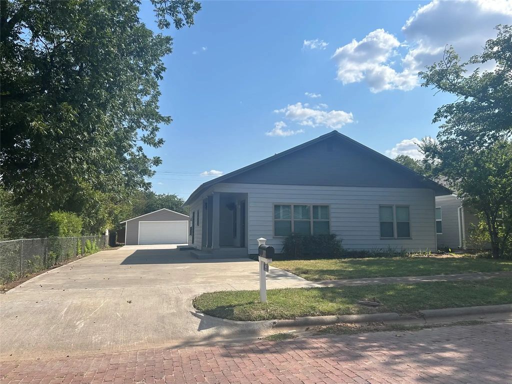 407 W Hamilton Street, Olney