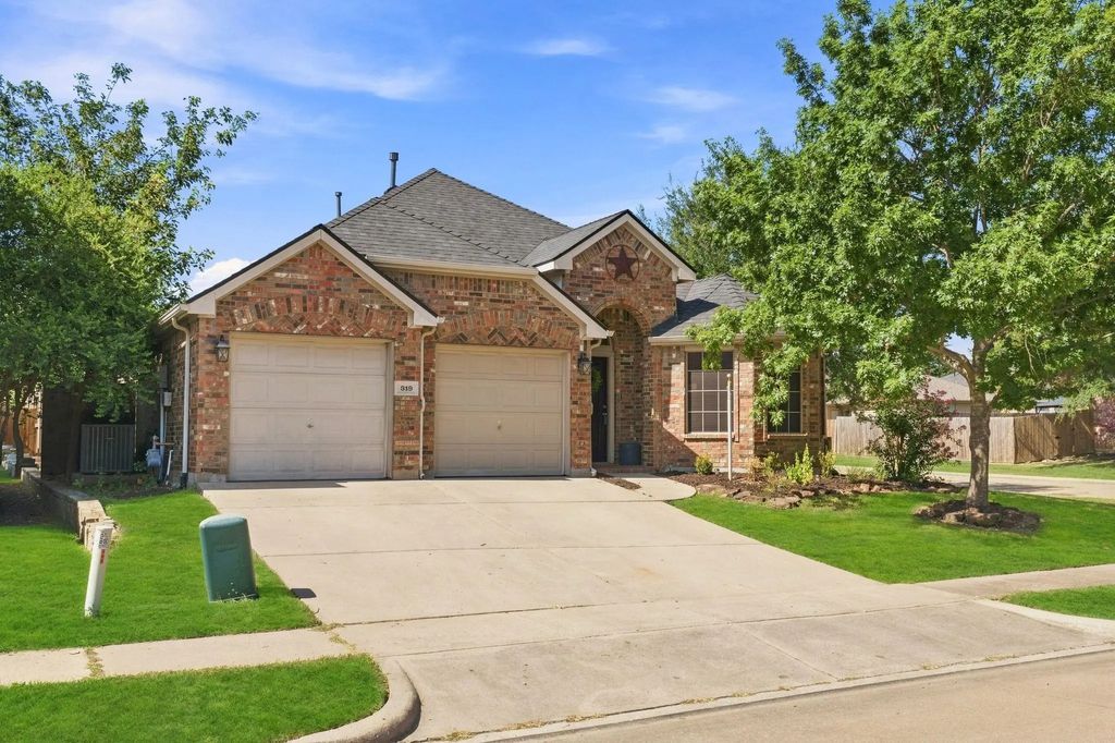 319 Sugarberry Lane, Fate