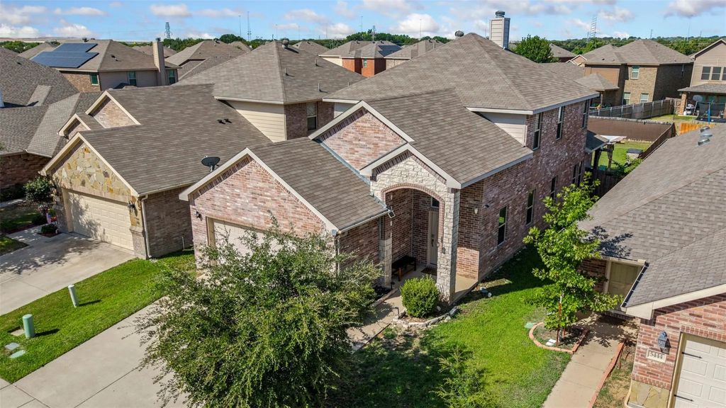 5448 Grenada Drive, Fort Worth
