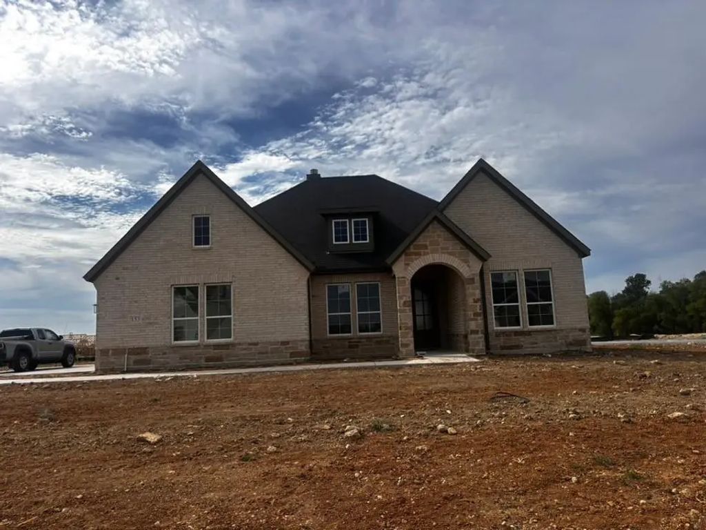 153 Pheasant Run Drive, New Fairview
