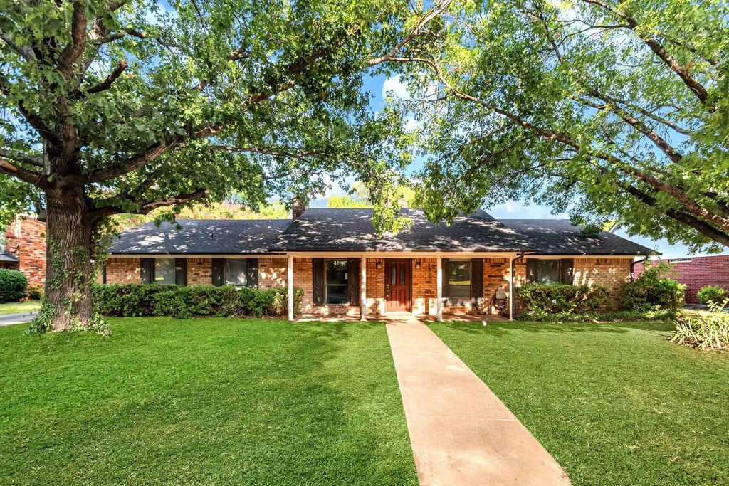 202 Diane Drive, Sanger