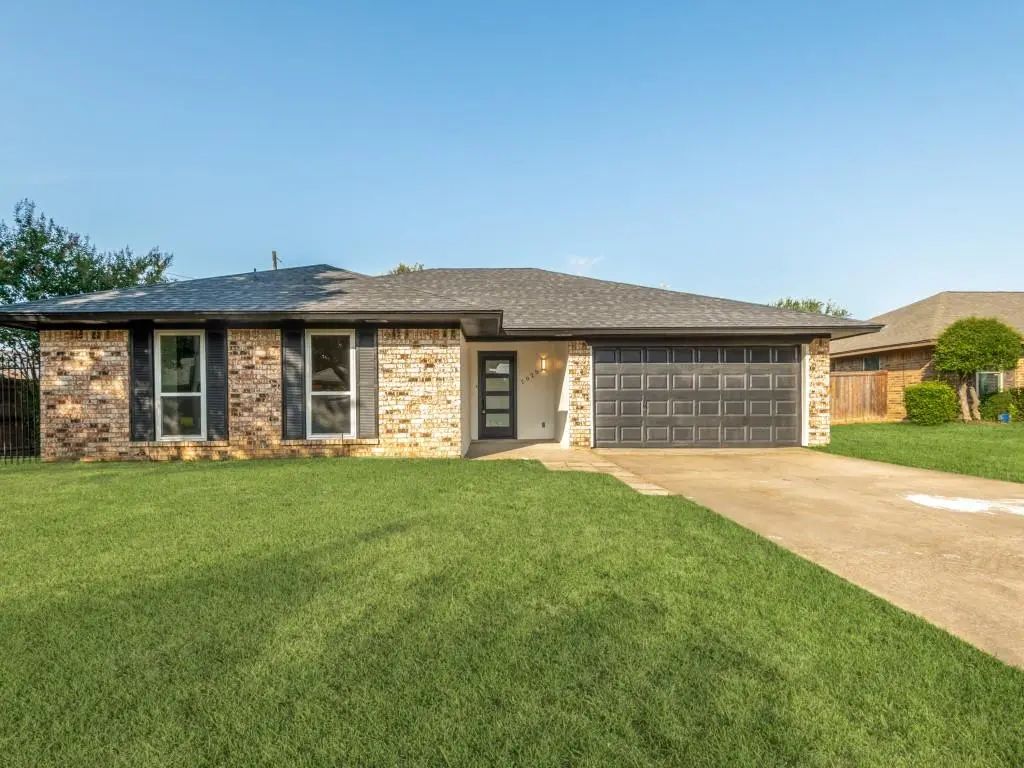 2025 Normandy Drive, Hurst