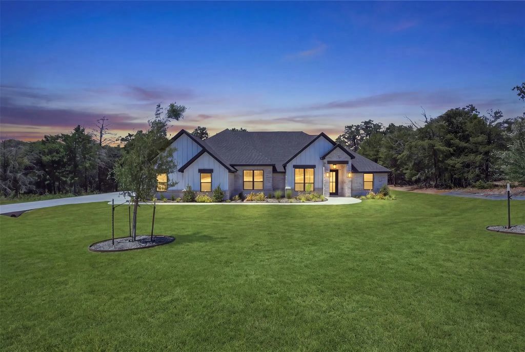 2017 Forest Bridge Drive, Azle
