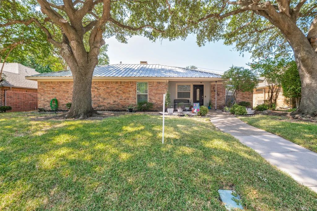2006 E Branch Hollow Drive, Carrollton