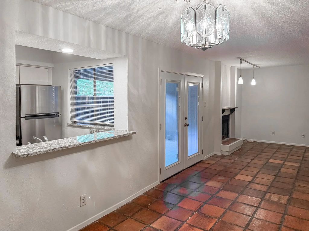 5138 Amesbury Drive 110, Dallas