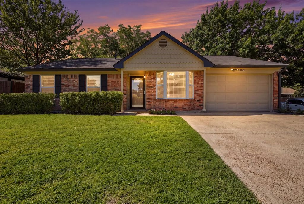 2606 Worth Forest Court, Arlington