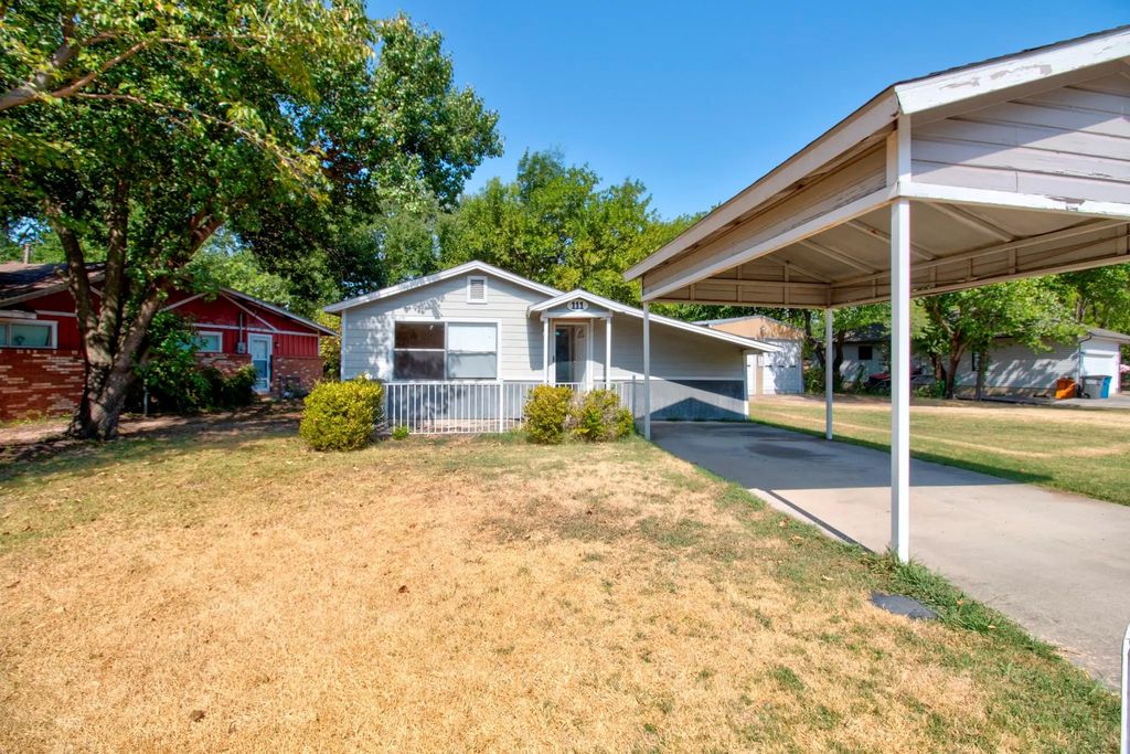 111 Faye Circle, Little Elm