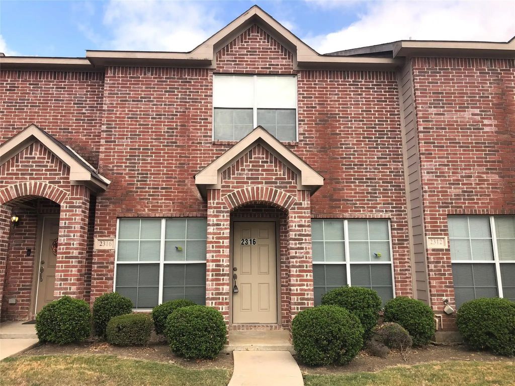 2316 Calendar Court, Grand Prairie