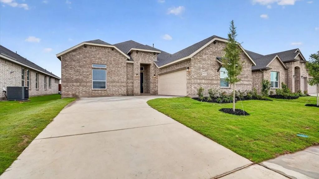 4925 Angus Drive, Arlington