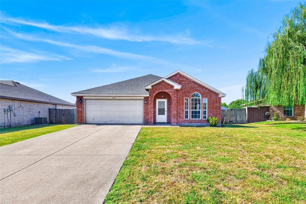 825 Rowdy Drive, Royse City