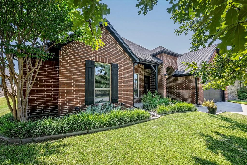 4009 Brookdale Road, Benbrook