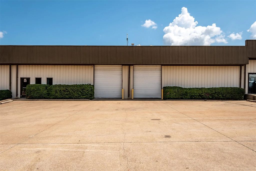 104 A Industrial Drive, Waxahachie