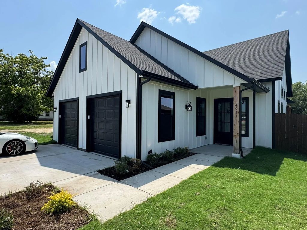 4911 Lee Street, Greenville