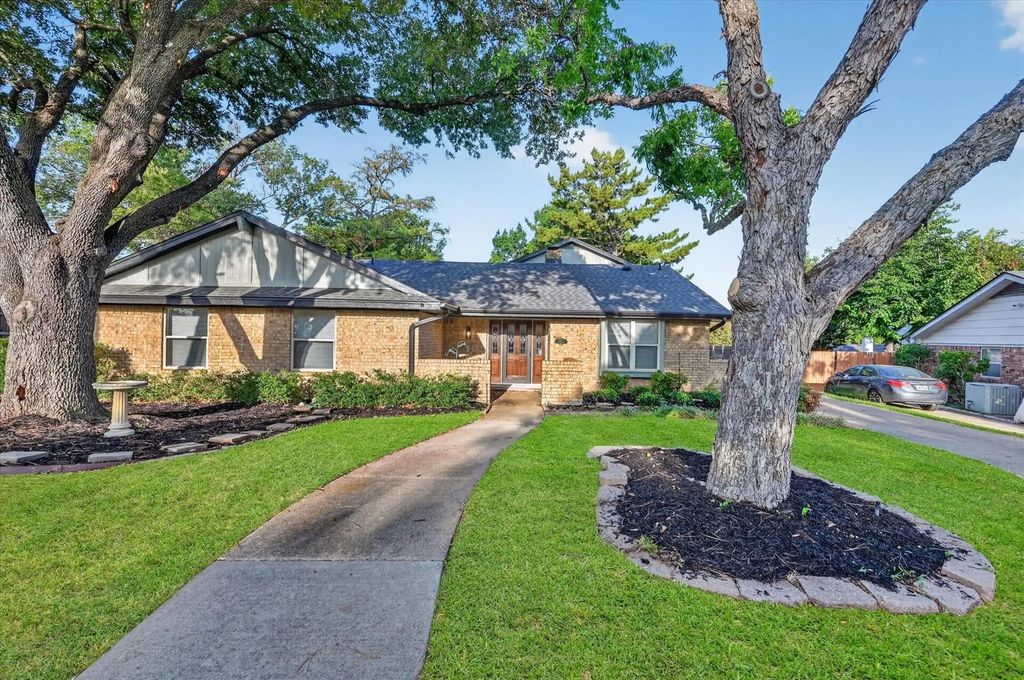 1902 Alamo Drive, Arlington