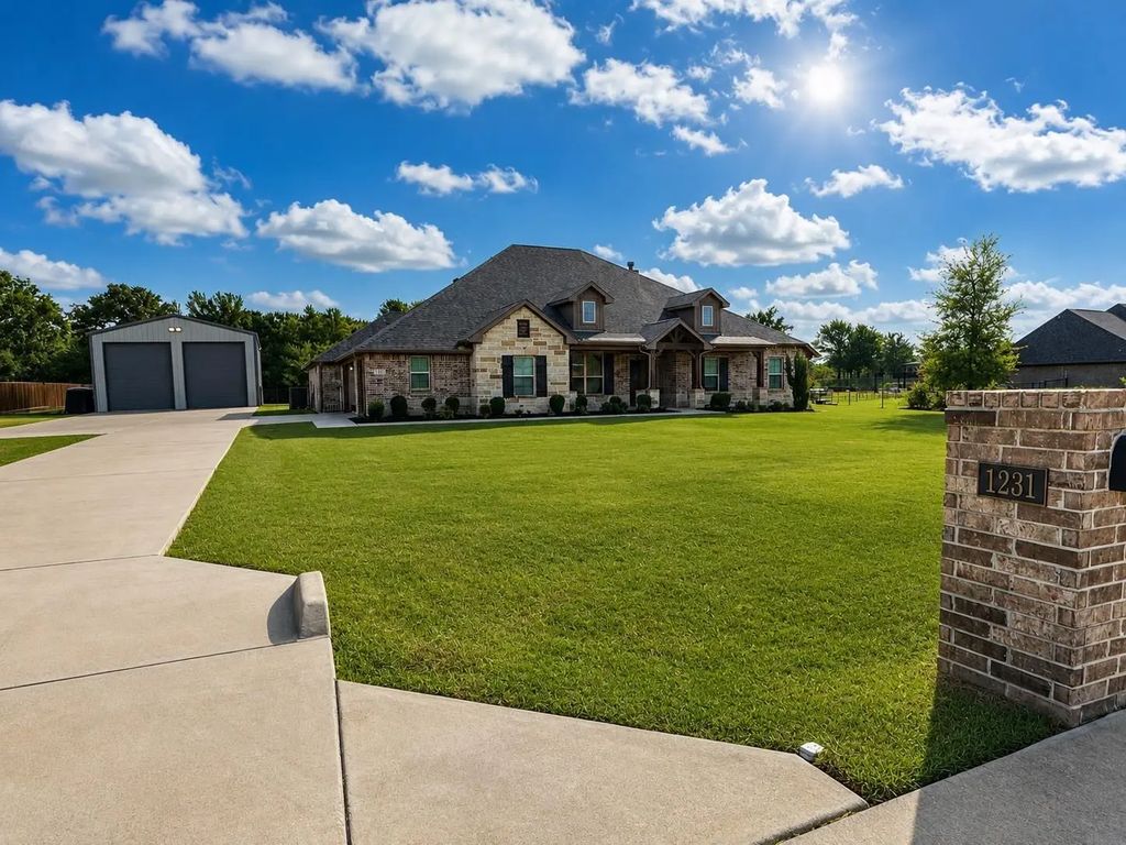1231 Christie Lane, Terrell