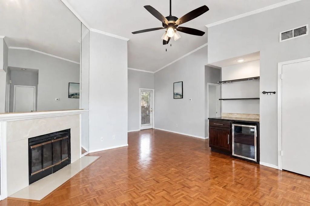 400 Pebble Way 262, Arlington