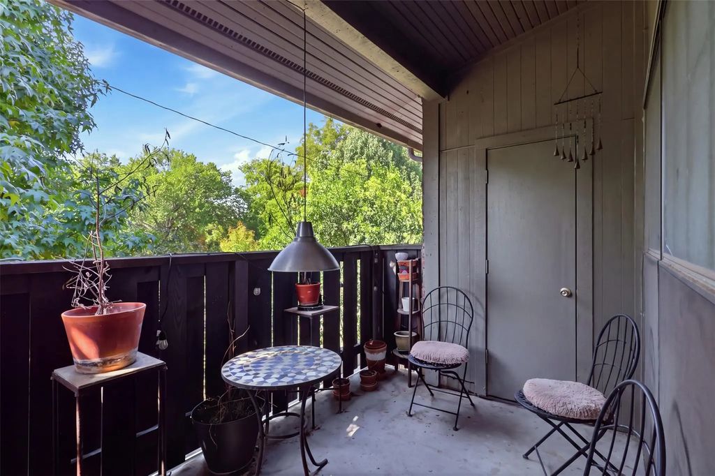 400 Pebble Way 262, Arlington