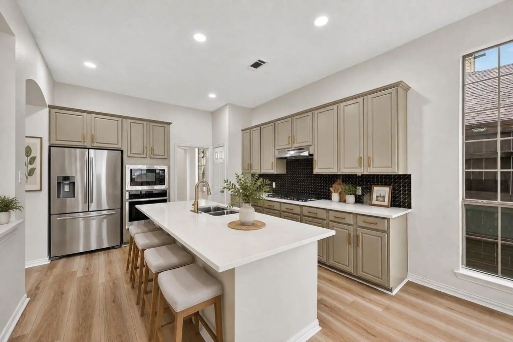 2717 Whispering Trail, Little Elm