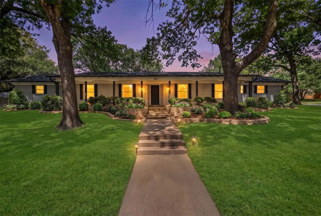 1507 Greenbrier Drive, Sherman