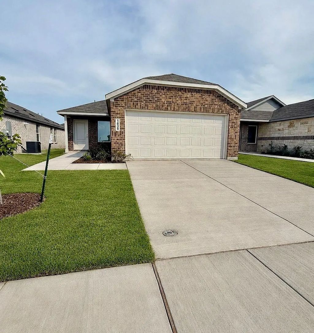 1409 Merlin Bluff Street, Forney