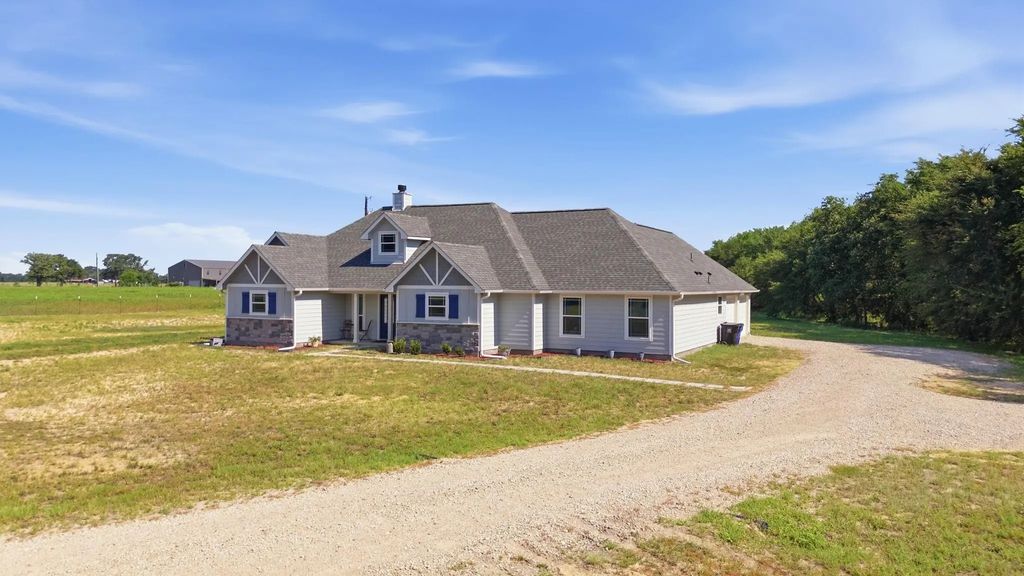 8520 County Road 3614, Murchison