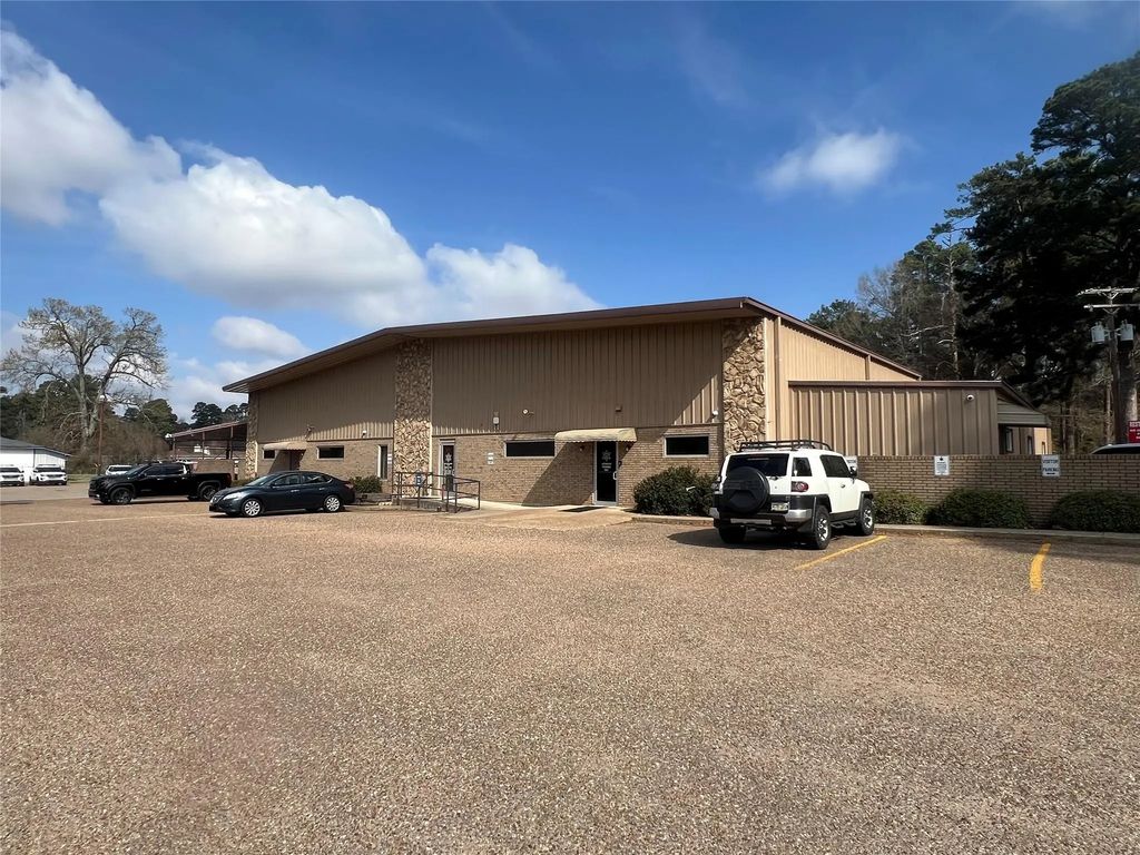 4910 N Market Street, Shreveport