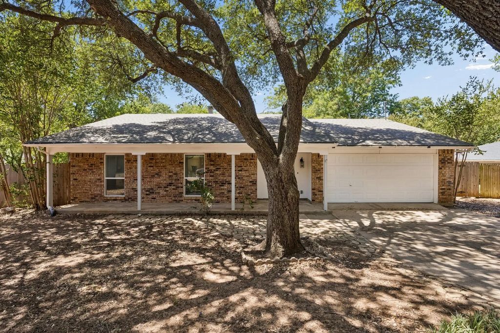 2612 Rush Valley Court, Arlington