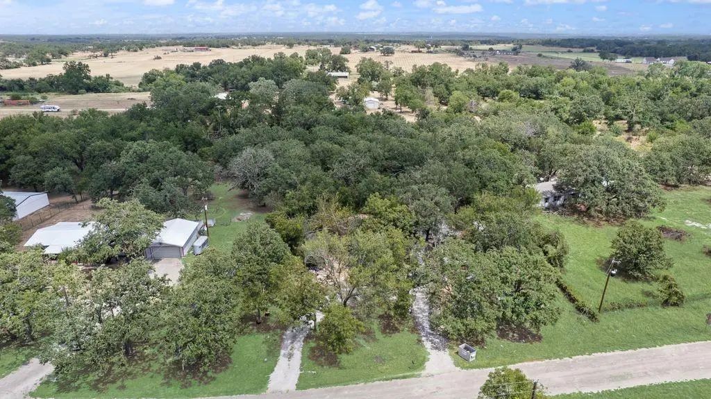 139 Rommel Court, Springtown