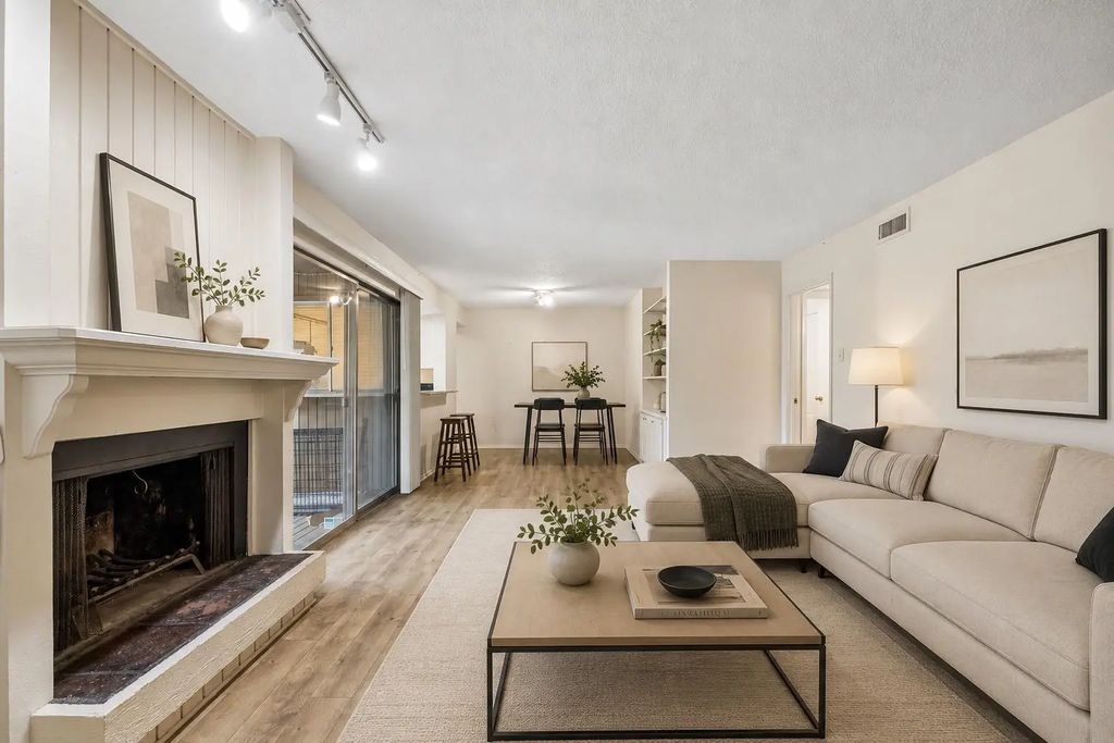 5138 Amesbury Drive 211, Dallas