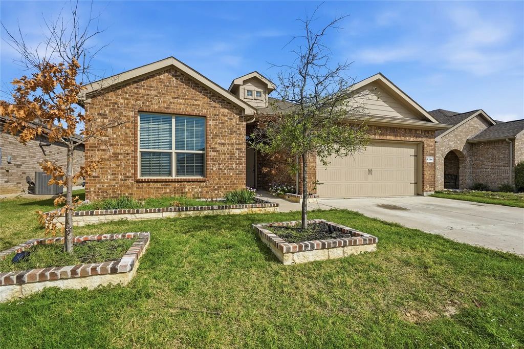 6244 Weaving Loom Way, Fort Worth