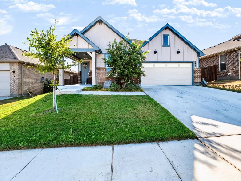 2220 Redwing Drive, Denton