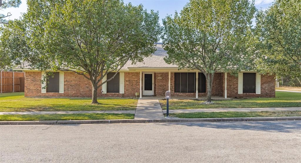 1814 Sandra Drive, Sherman