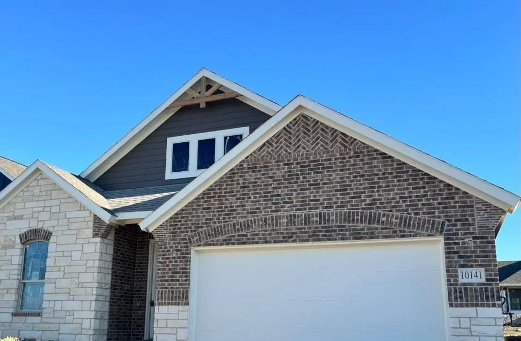 10141 Birchpoint Drive, Fort Worth