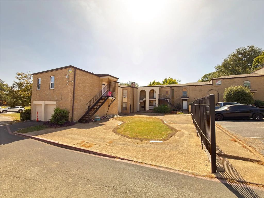 6032 Westridge Lane 201, Fort Worth