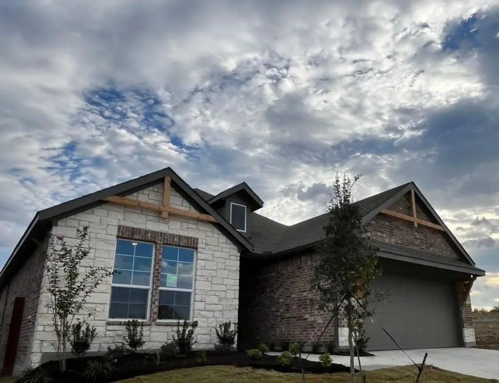 10145 Birchpoint Drive, Fort Worth