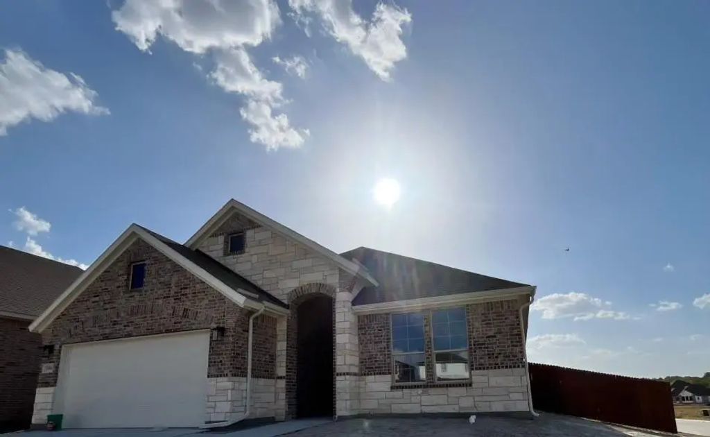 1004 Elmstead Drive, Fort Worth