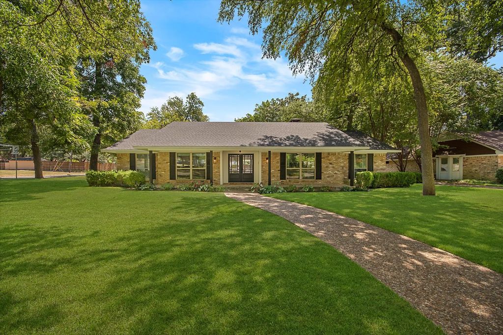 1049 Forest Grove Drive, Dallas