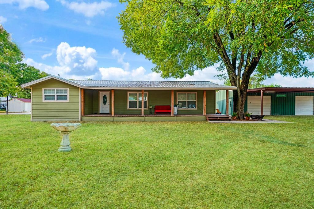 175 County Road 2032, Klondike
