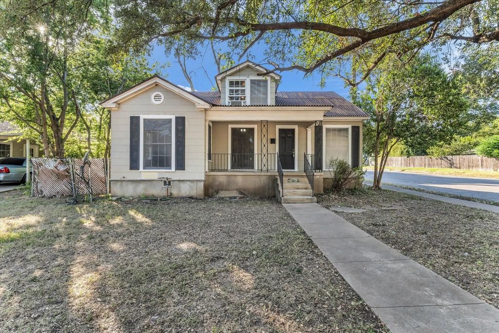 2701 Fort Avenue, Waco