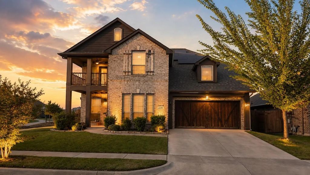 320 Robert Joseph Street, Burleson