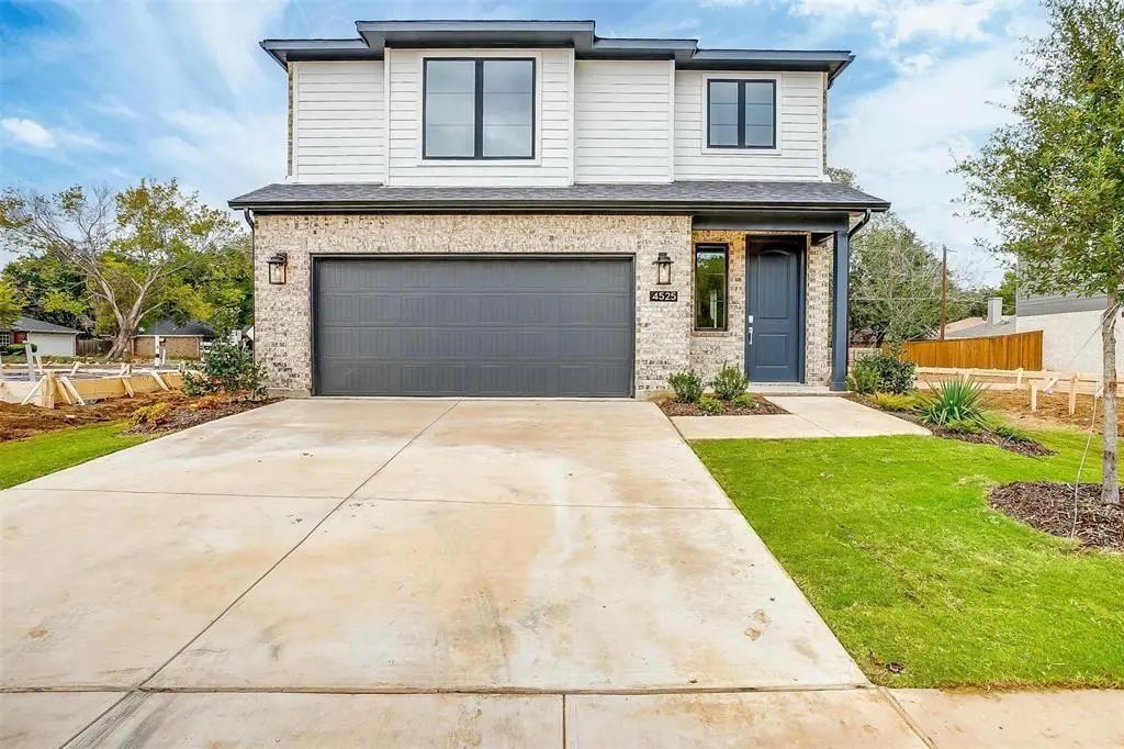 4525 Hogans Alley Drive, Arlington