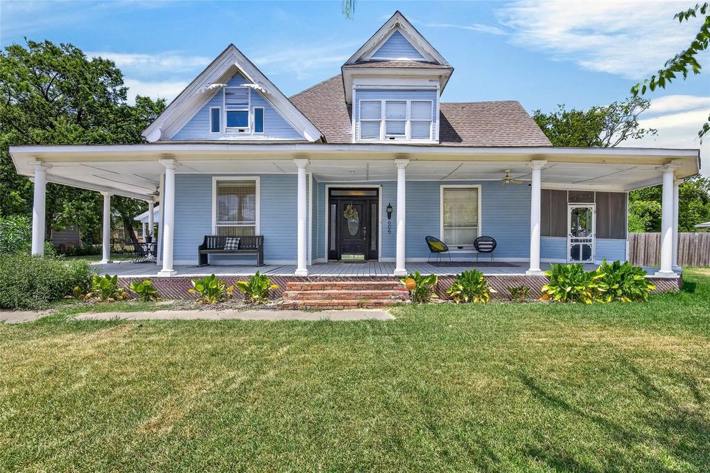 605 E 9th Street, Kemp