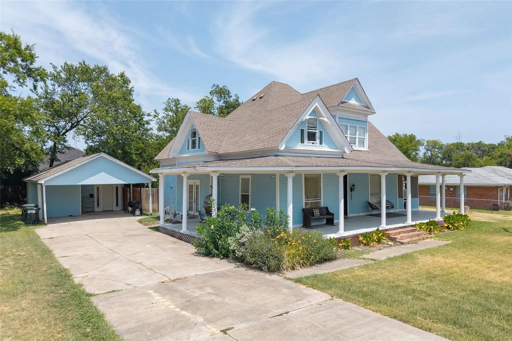605 E 9th Street, Kemp