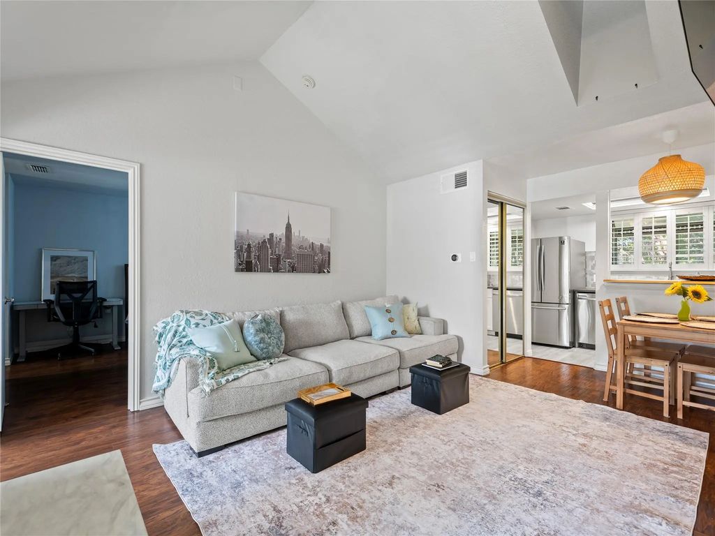 6220 Bentwood Trail 205, Dallas
