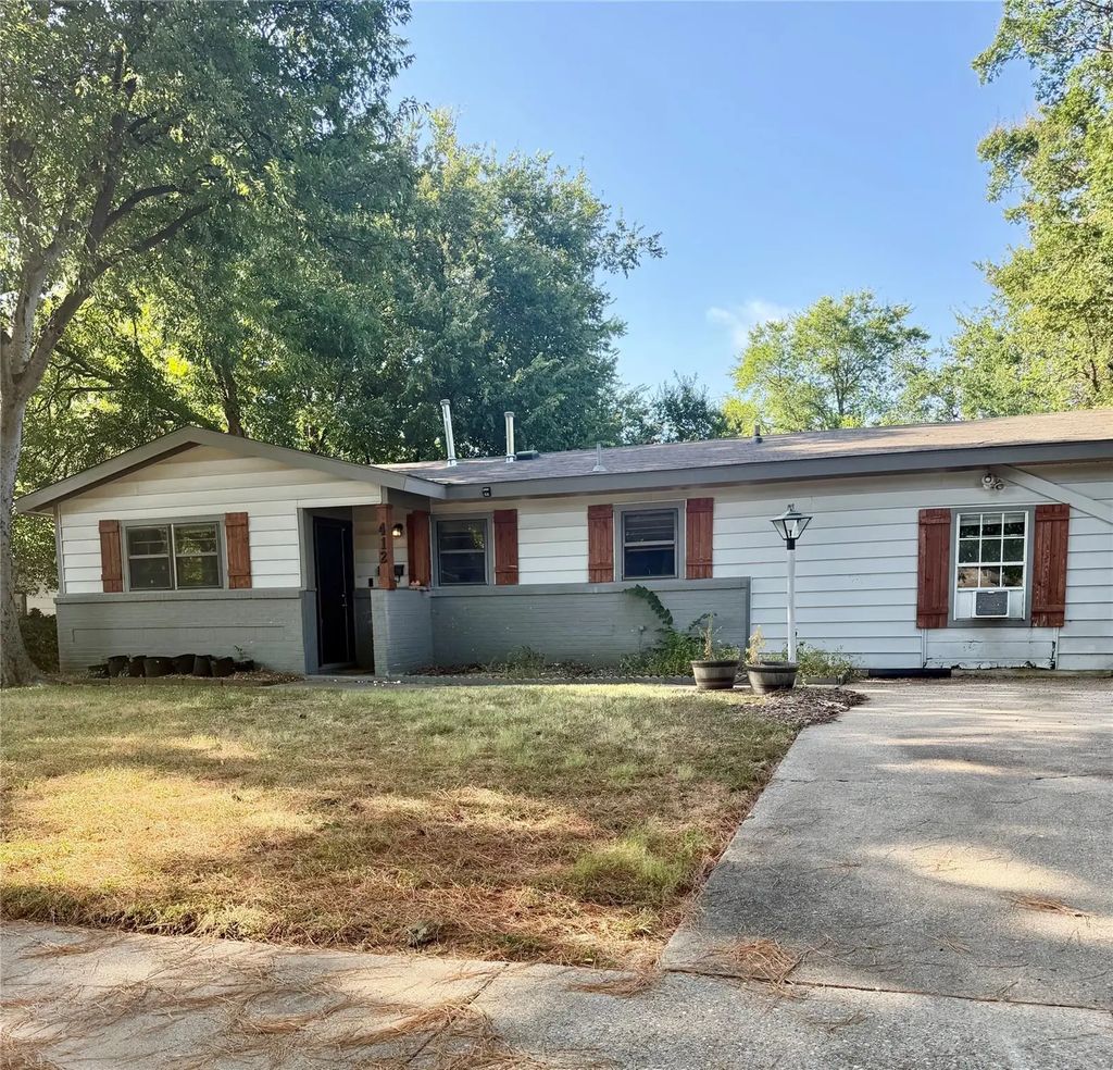 412 E Lovers Lane, Arlington