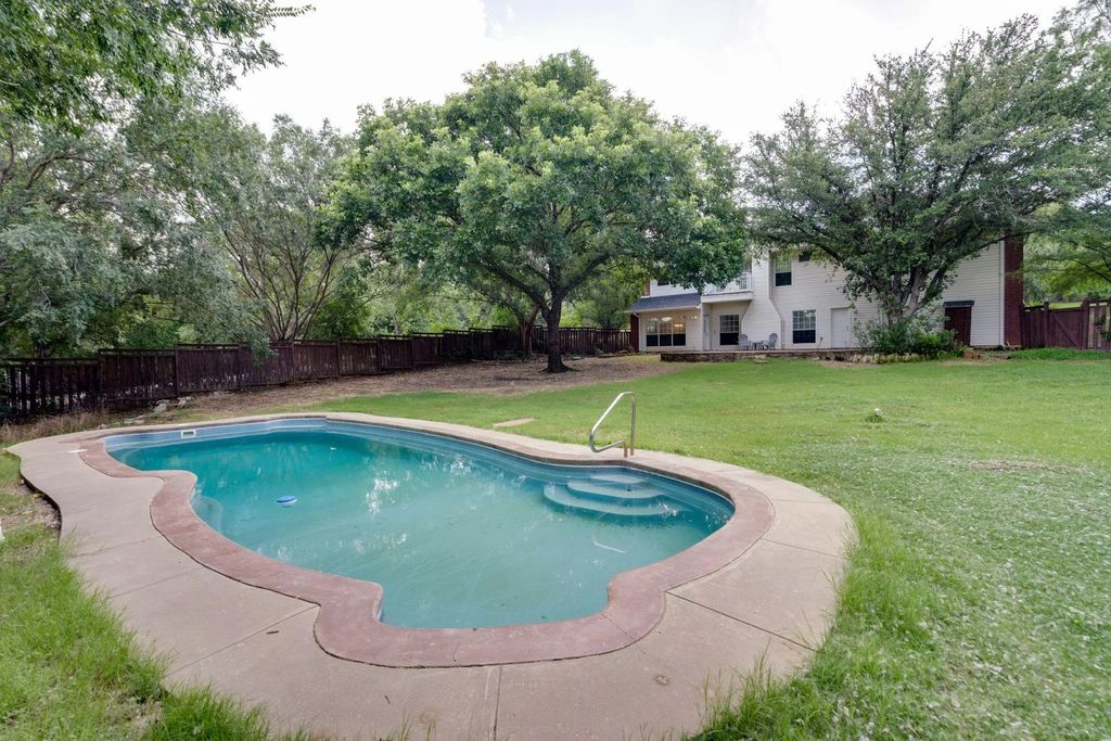 3937 Valley View Lane, Flower Mound