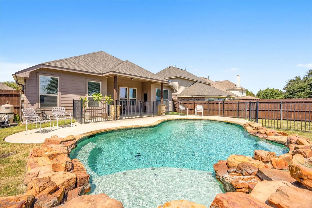 1009 Prairie Heights Drive, Fort Worth
