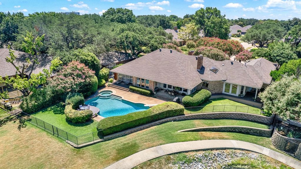 5221 Mariners Drive, Plano