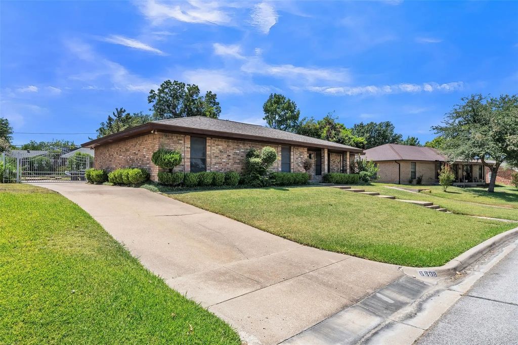 6808 Winchester Court, Fort Worth