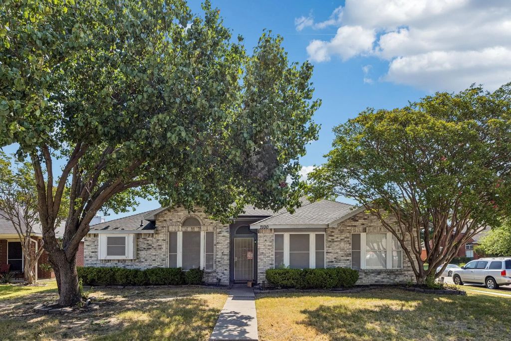 7100 Longo Drive, The Colony